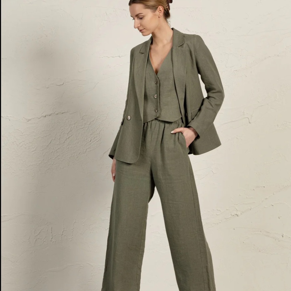 QUINCE 100% European Linen Set  Blazer Shorts Vest Size S